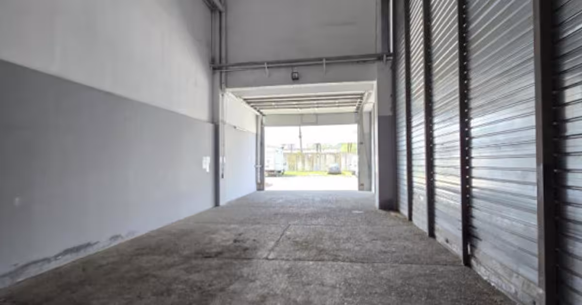 Spațiu industrial 220 mp în zona CFR, Bacău