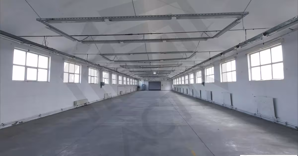 Spațiu industrial 1200 mp în zona Central, Sebeș preț necomunicat