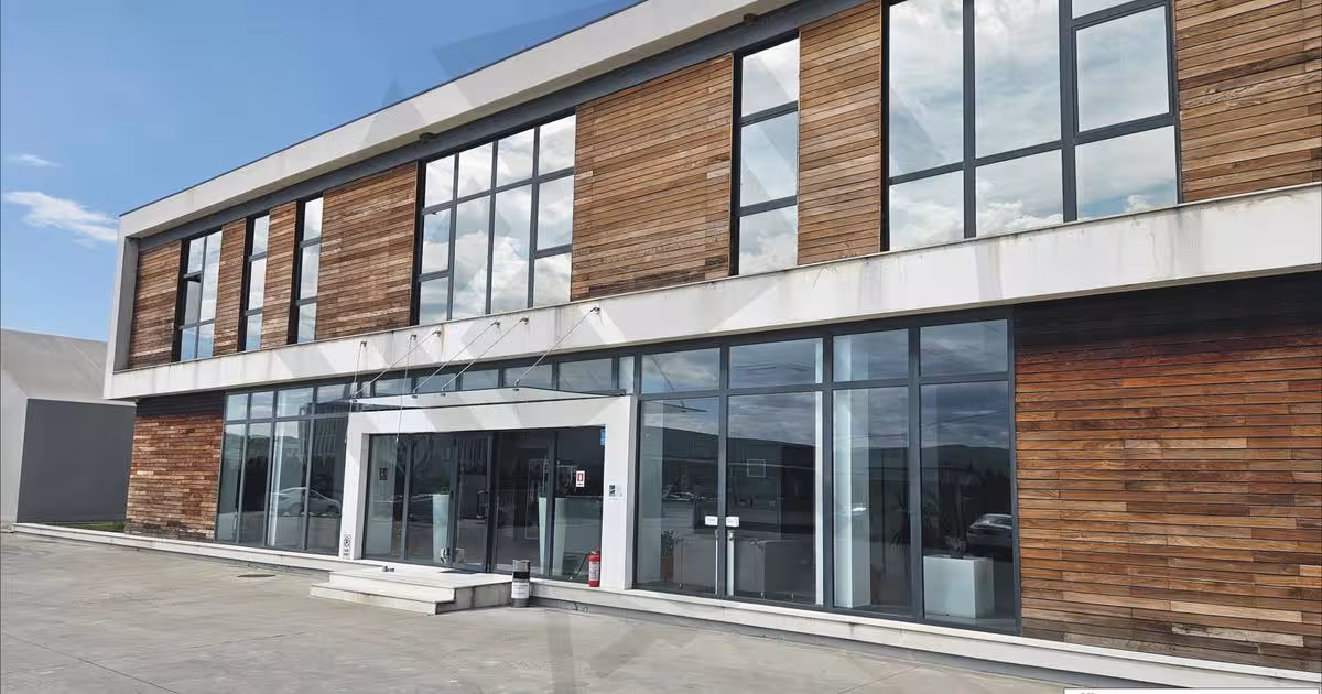 Spațiu industrial 16000 mp în zona Central, Sebeș preț necomunicat