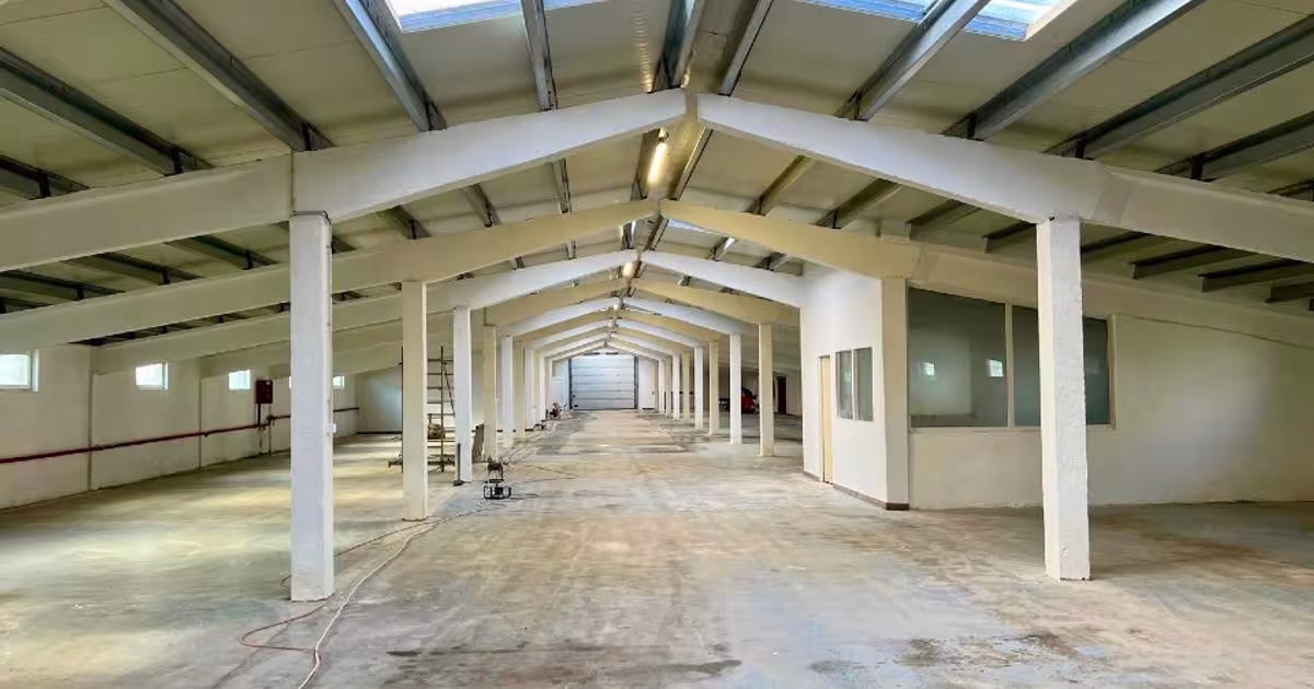 Spațiu industrial 900 mp în Vetiș