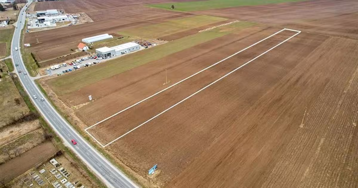 Teren agricol intravilan de 7850 mp, în Chilieni