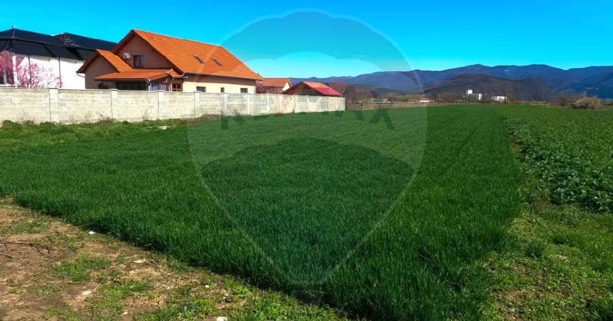 Teren agricol intravilan de 5557 mp, în zona Periferie, Hațeg
