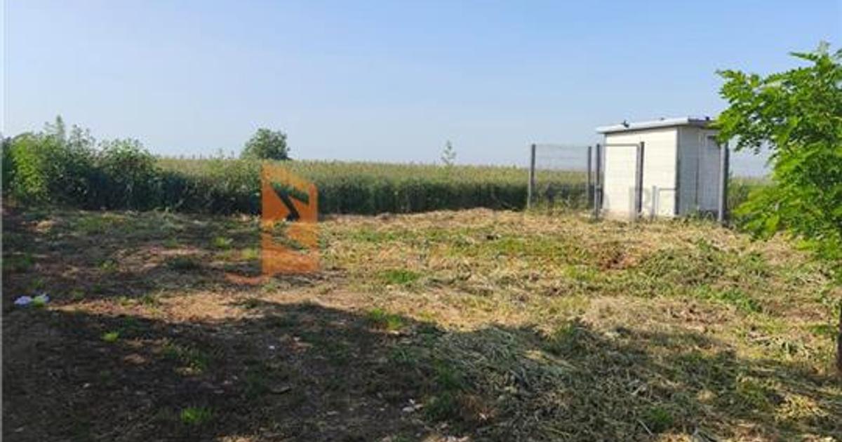 Teren agricol intravilan de 5200 mp, în Izvoru Dulce (Merei)