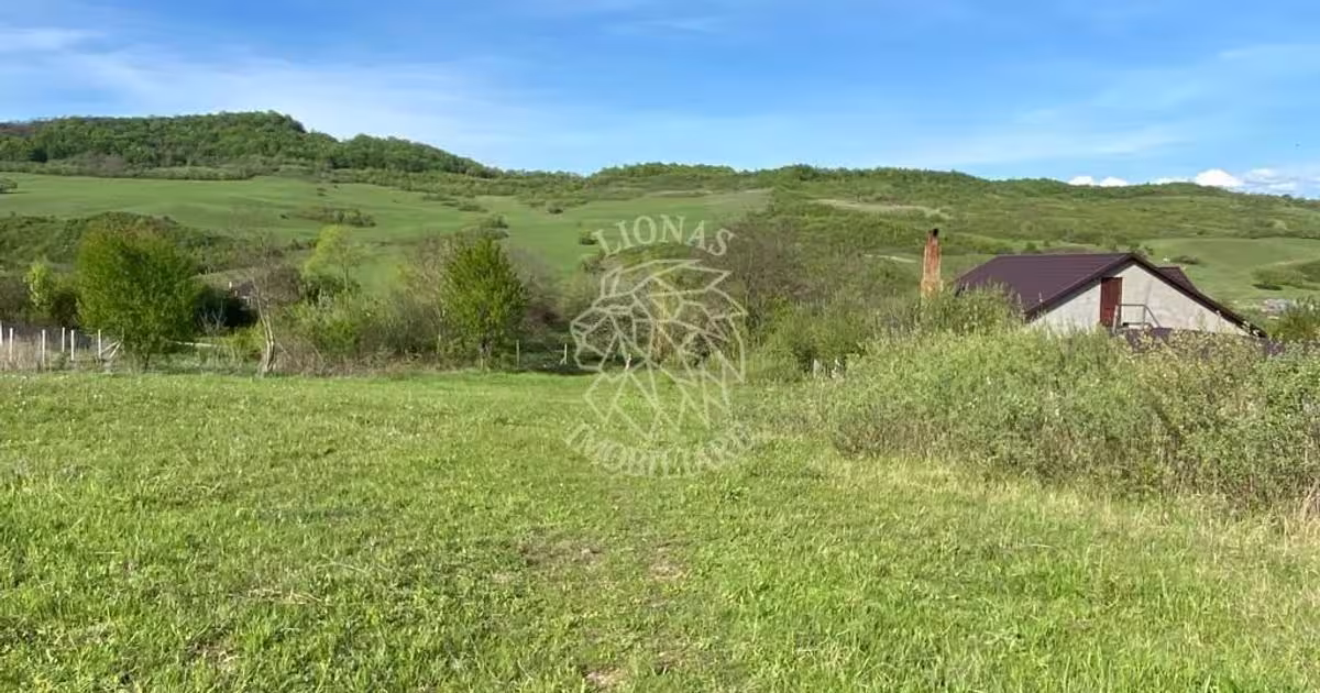 Teren agricol extravilan de 2160 mp, în Jelna