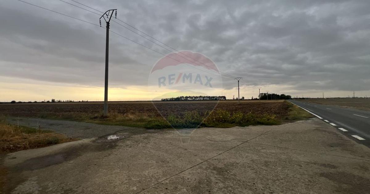Teren agricol extravilan de 27882 mp, în zona Exterior Est, Lehliu-Gară