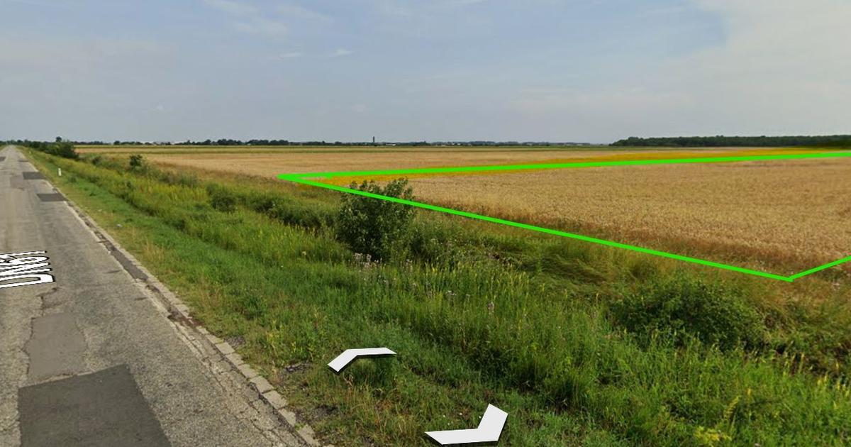 Teren agricol extravilan de 22000 mp, în Petrești