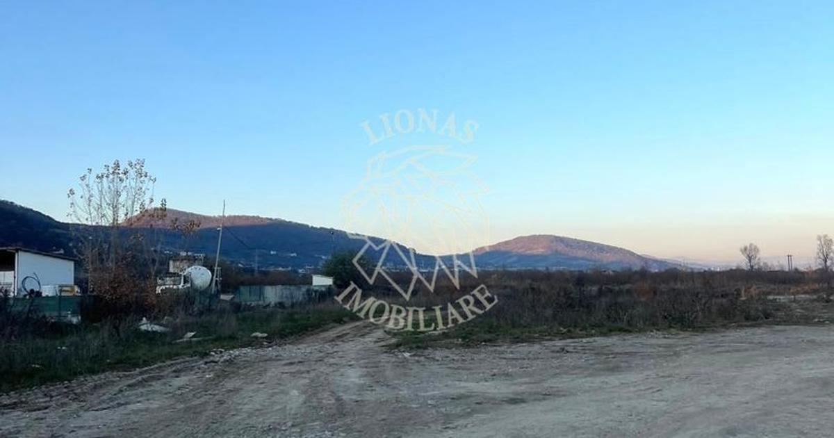 Teren agricol extravilan de 5300 mp, în Sărata