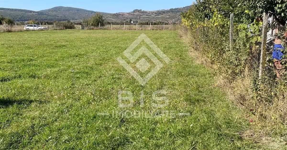 Teren agricol extravilan de 2300 mp, în Unirea