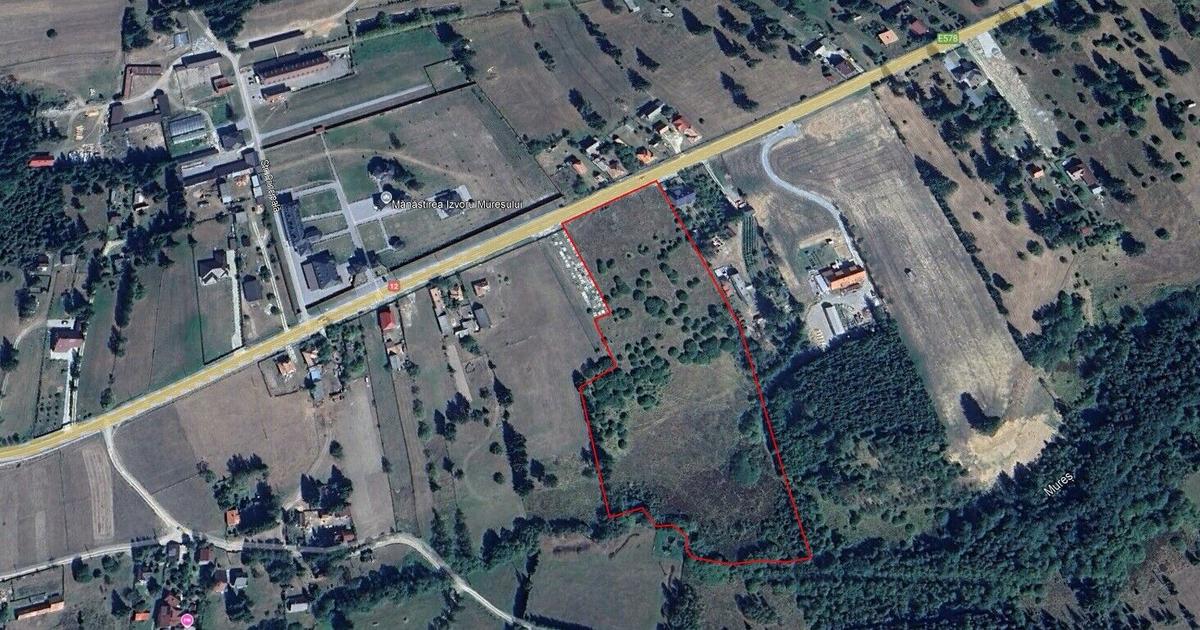 Teren agricol intravilan de 24207 mp, în Voșlăbeni