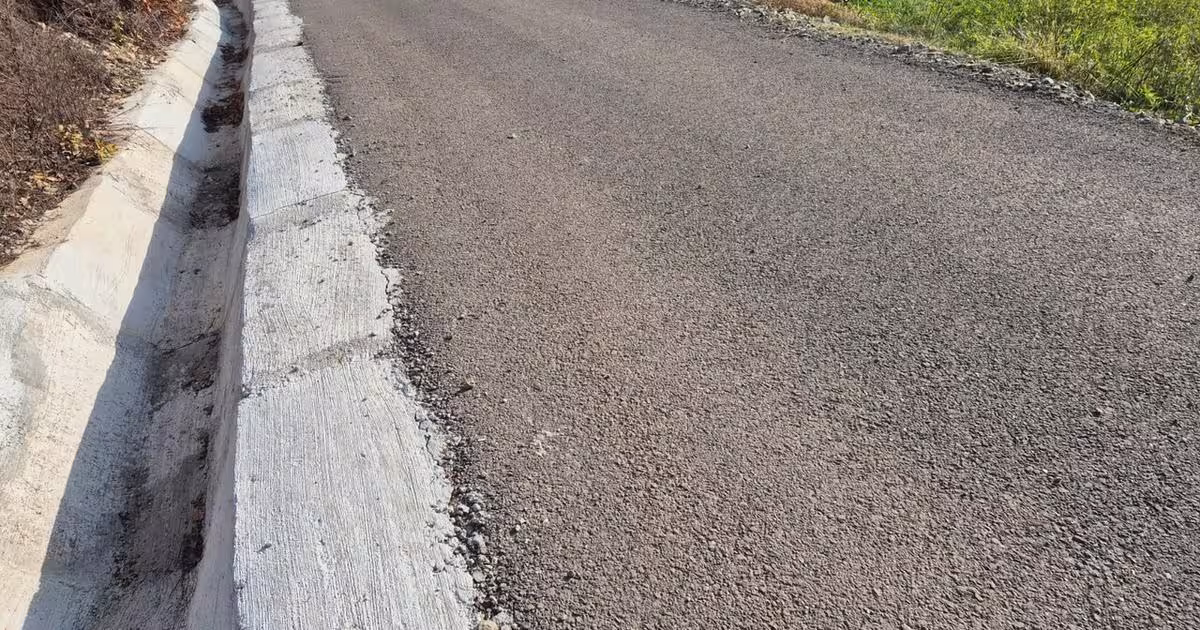 Teren Construcții intravilan de 1700 mp, în Ampoița