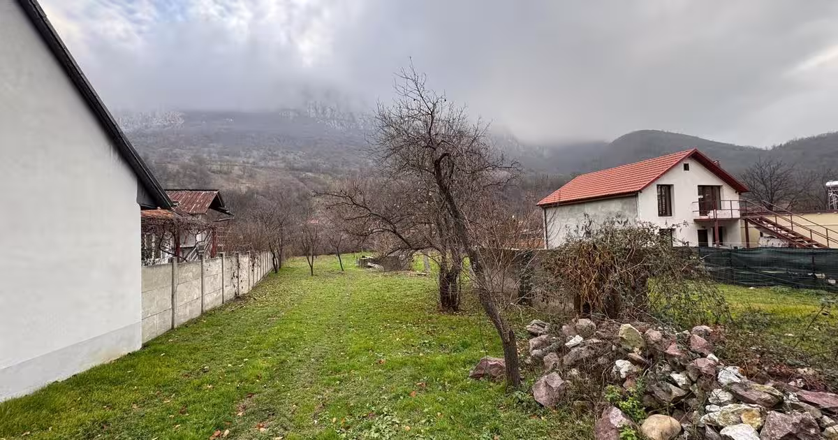 Teren Construcții intravilan de 948 mp, în Băile Herculane