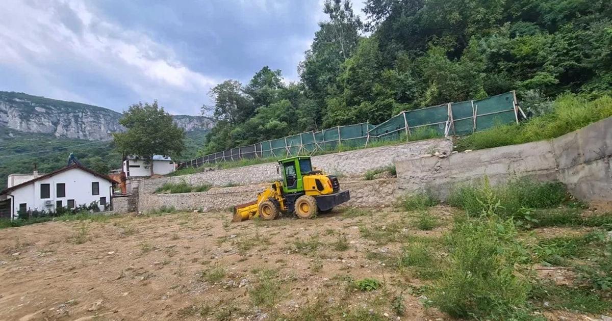 Teren Construcții intravilan de 1100 mp, în zona Central, Băile Herculane