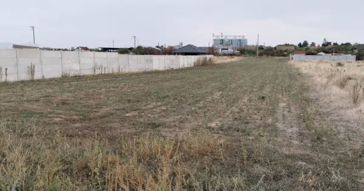 Teren Construcții intravilan de 1050 mp, în Cârcea