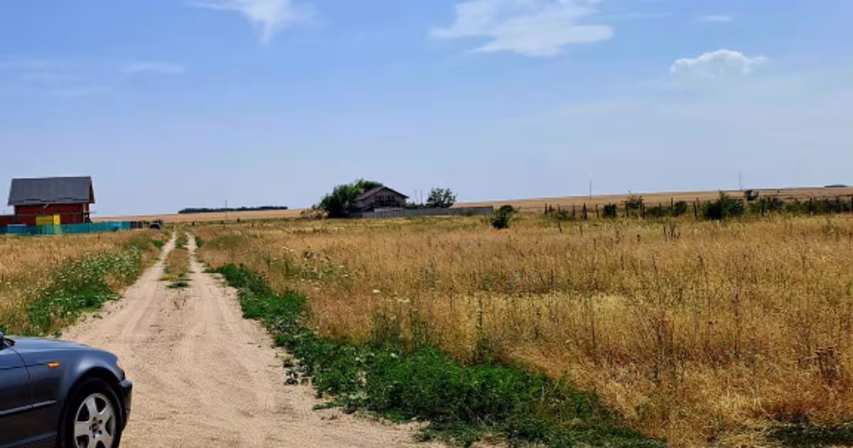 Teren Construcții intravilan de 415 mp, în Cârcea