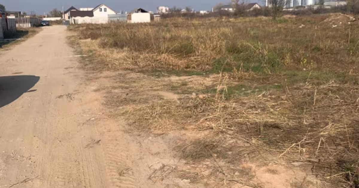 Teren Construcții intravilan de 442 mp, în Cârcea