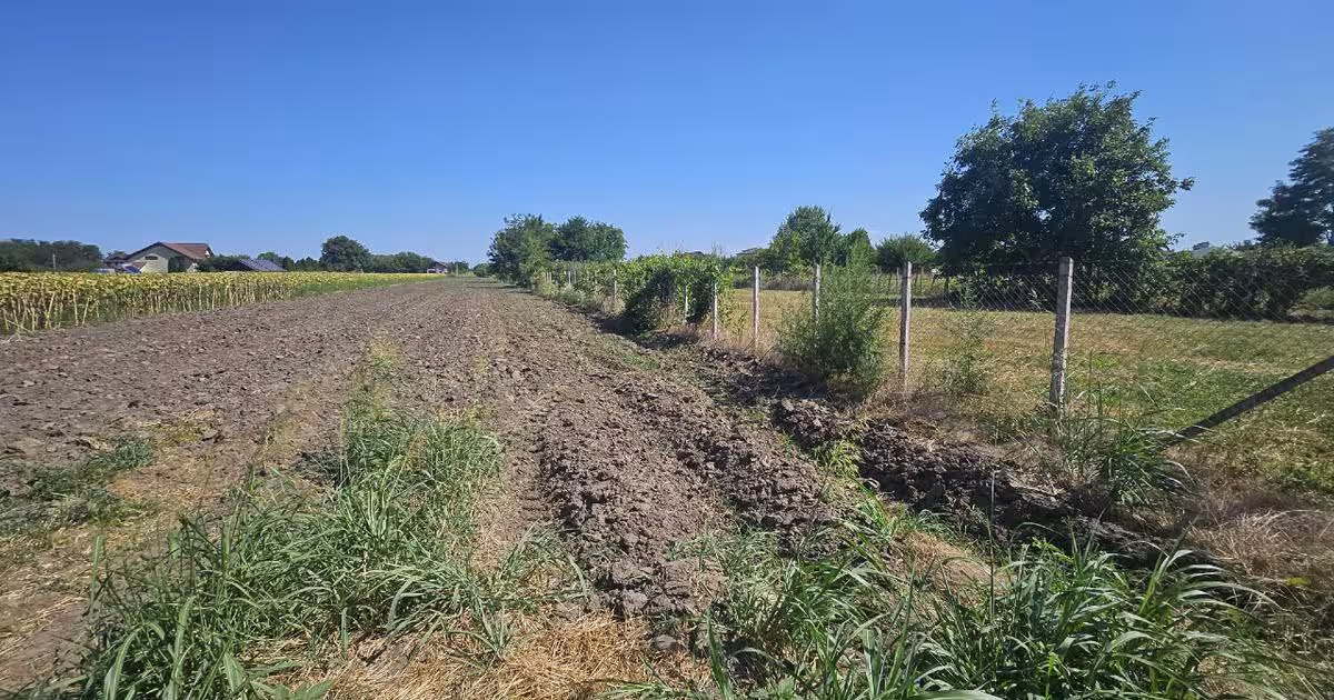 Teren Construcții intravilan de 4000 mp, în Cazasu