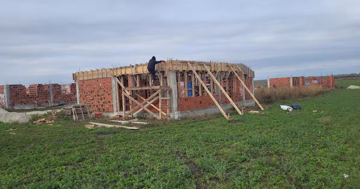 Teren Construcții intravilan de 500 mp, în Comana