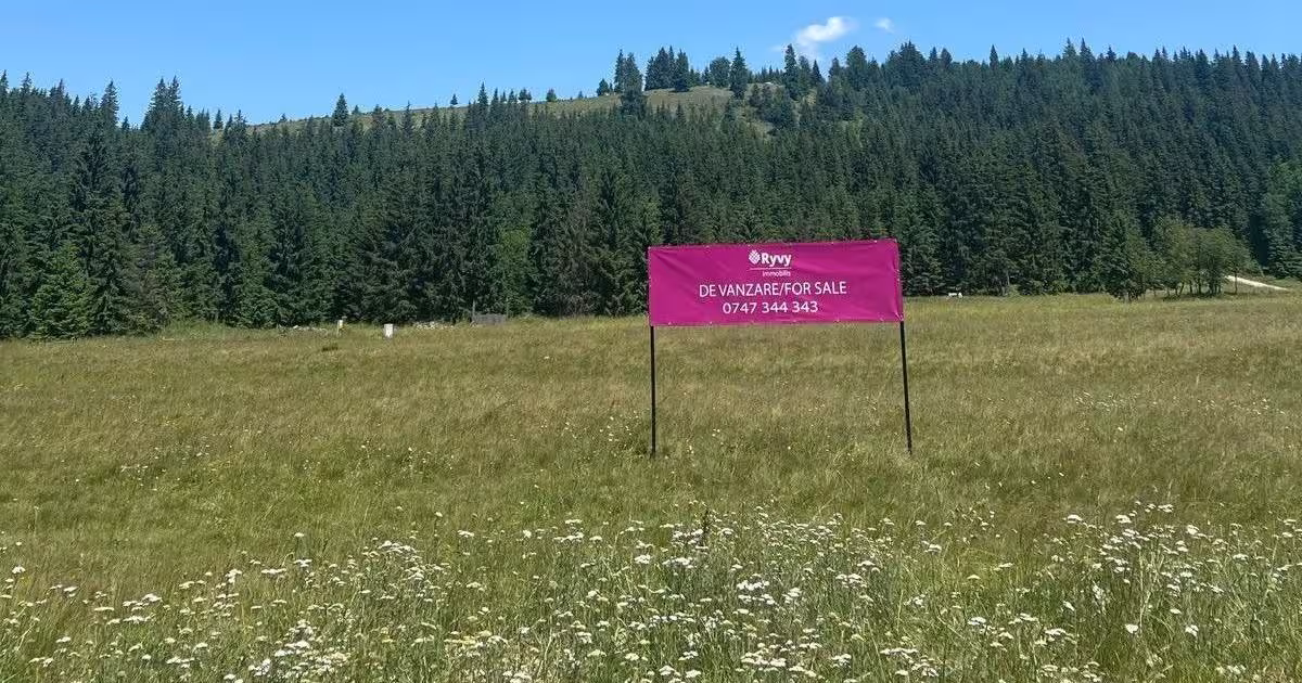 Teren Construcții intravilan de 2000 mp, în Comandău