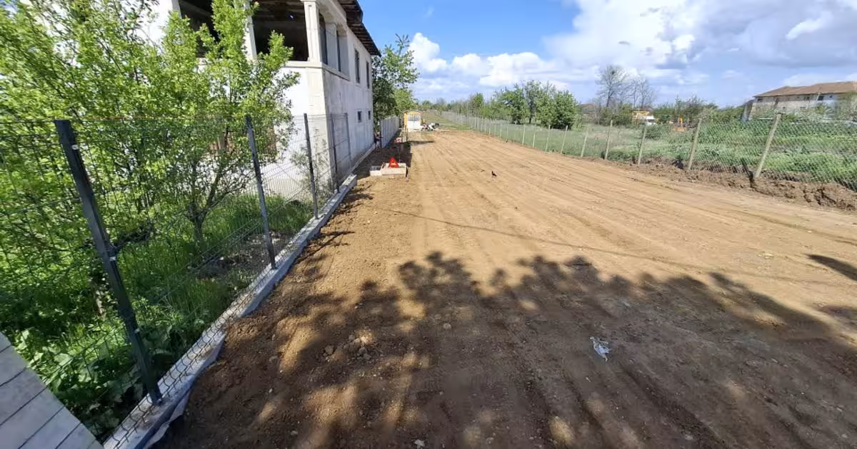 Teren Construcții intravilan de 2290 mp, în Coșoveni