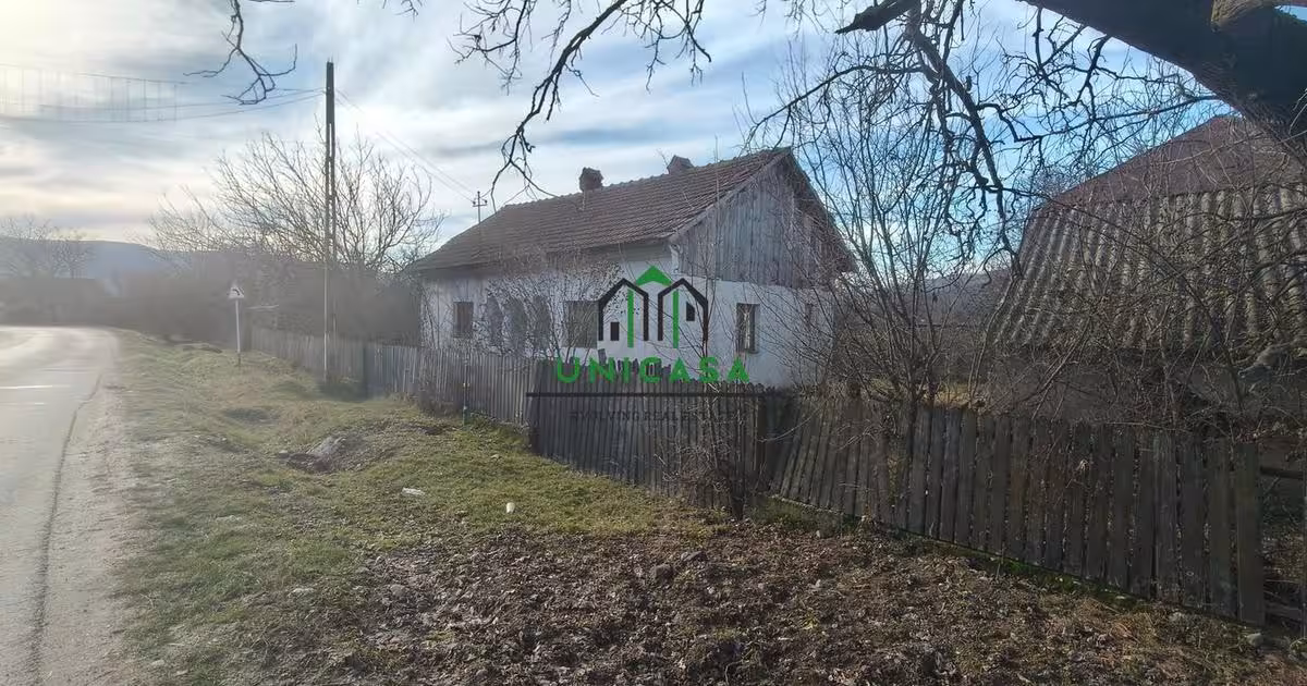 Teren Construcții intravilan de 813 mp, în Dăești