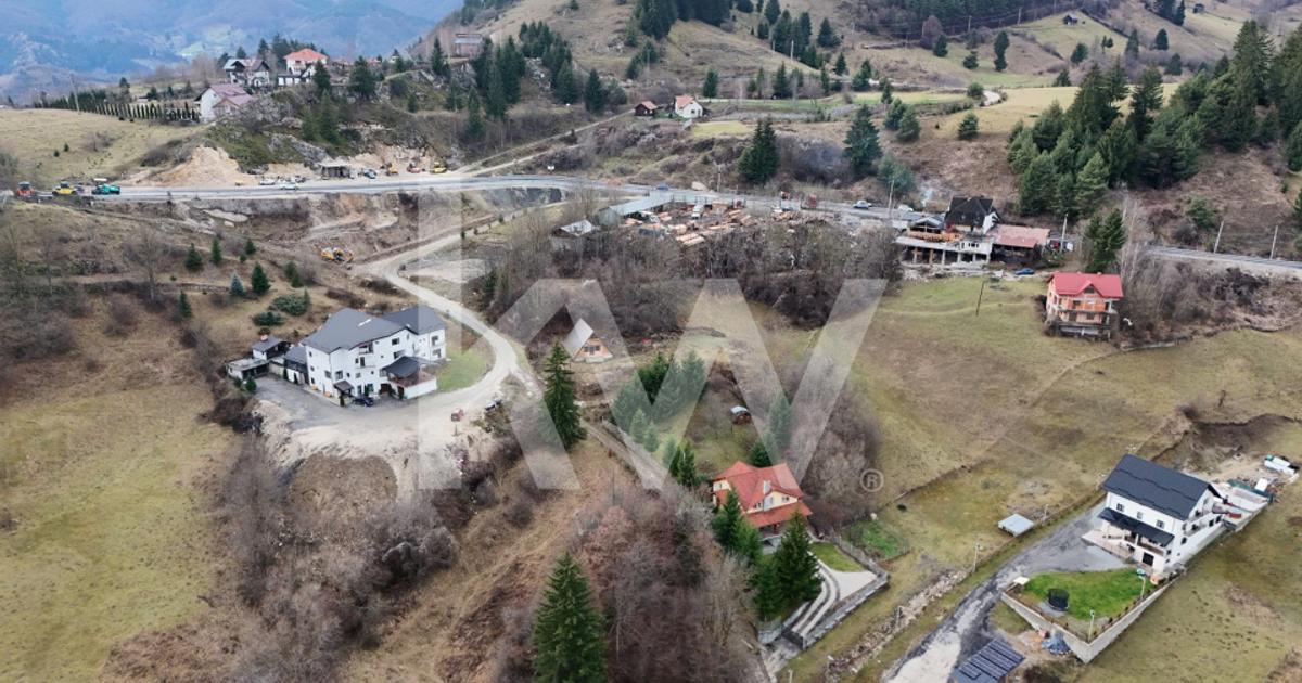 Teren Construcții intravilan de 3726 mp, în Dâmbovicioara