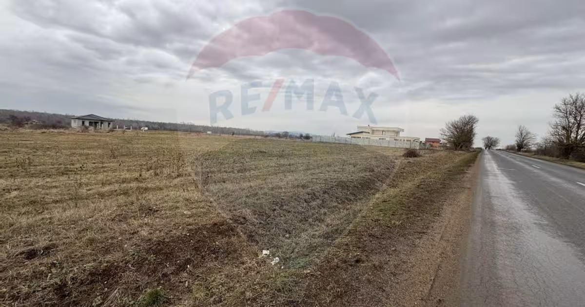 Teren Construcții intravilan de 750 mp, în Fântânele