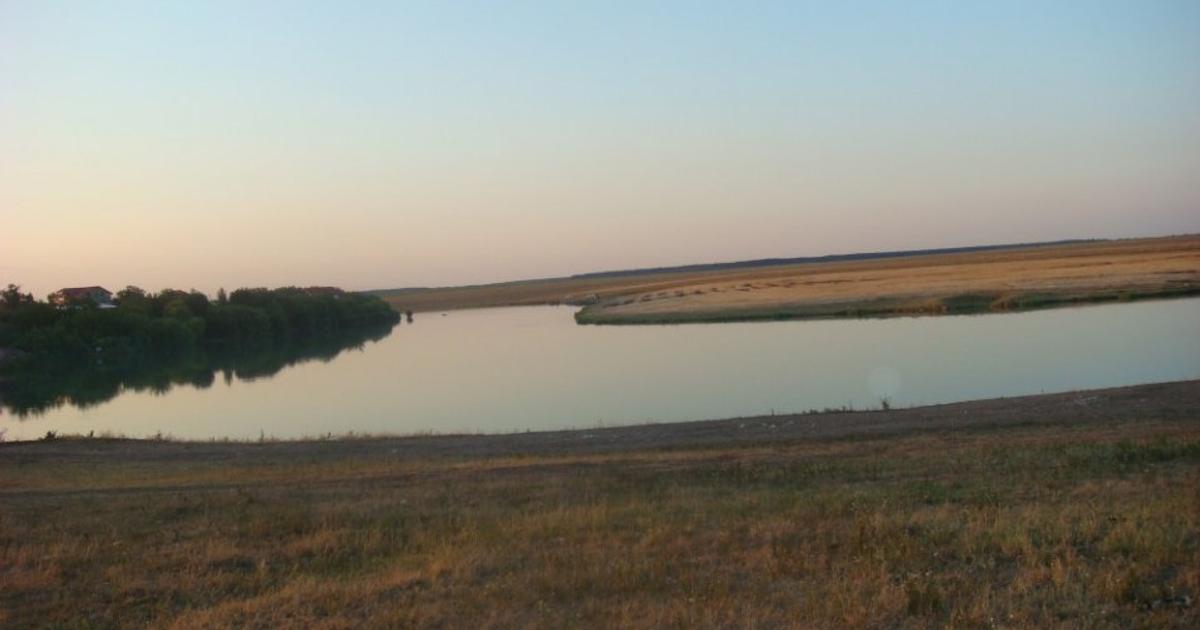 Teren Construcții intravilan de 460000 mp, în Frumușani