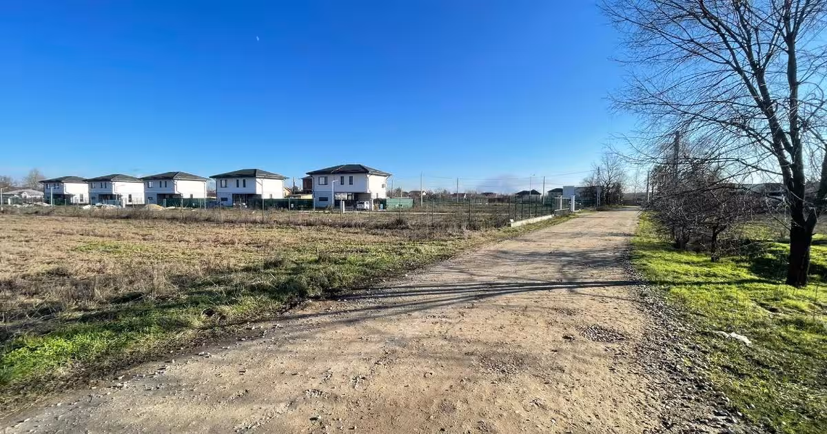 Teren Construcții intravilan de 1000 mp, în Gulia