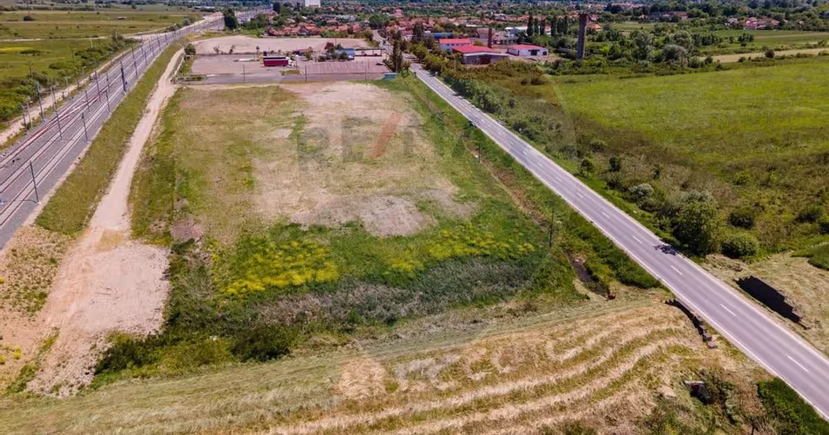 Teren Construcții intravilan de 21536 mp, în Ilia
