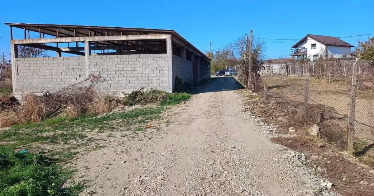 Teren Construcții intravilan de 3613 mp, în Ișalnița