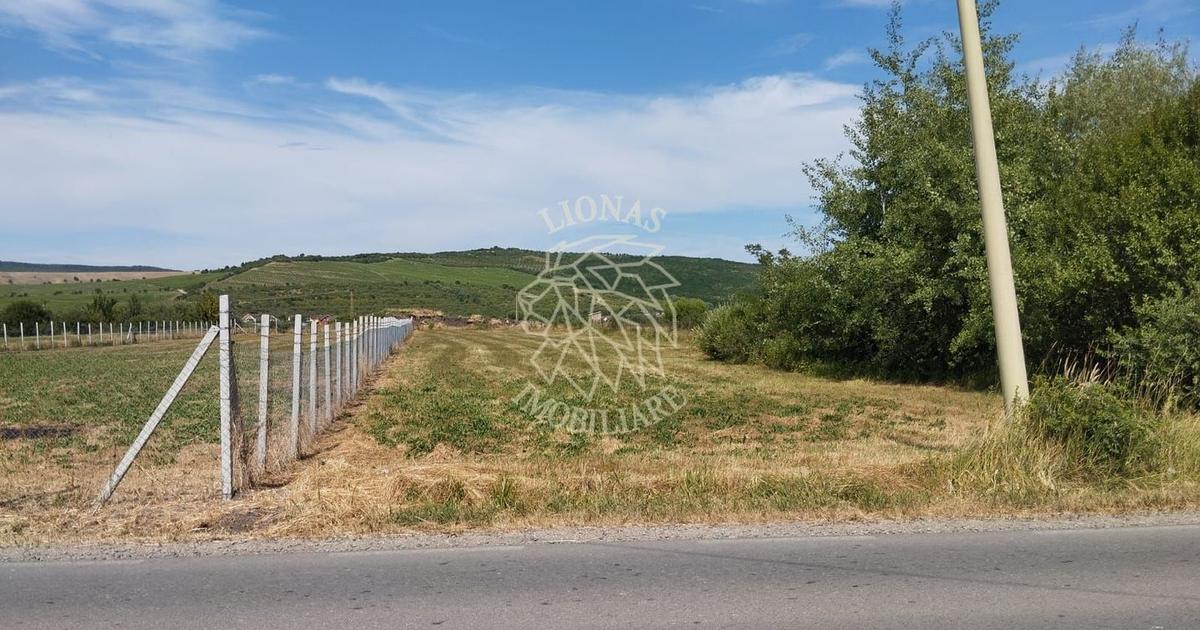 Teren Construcții intravilan de 1350 mp, în Jelna