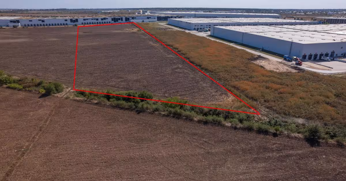 Teren Construcții intravilan de 26620 mp, în Joița