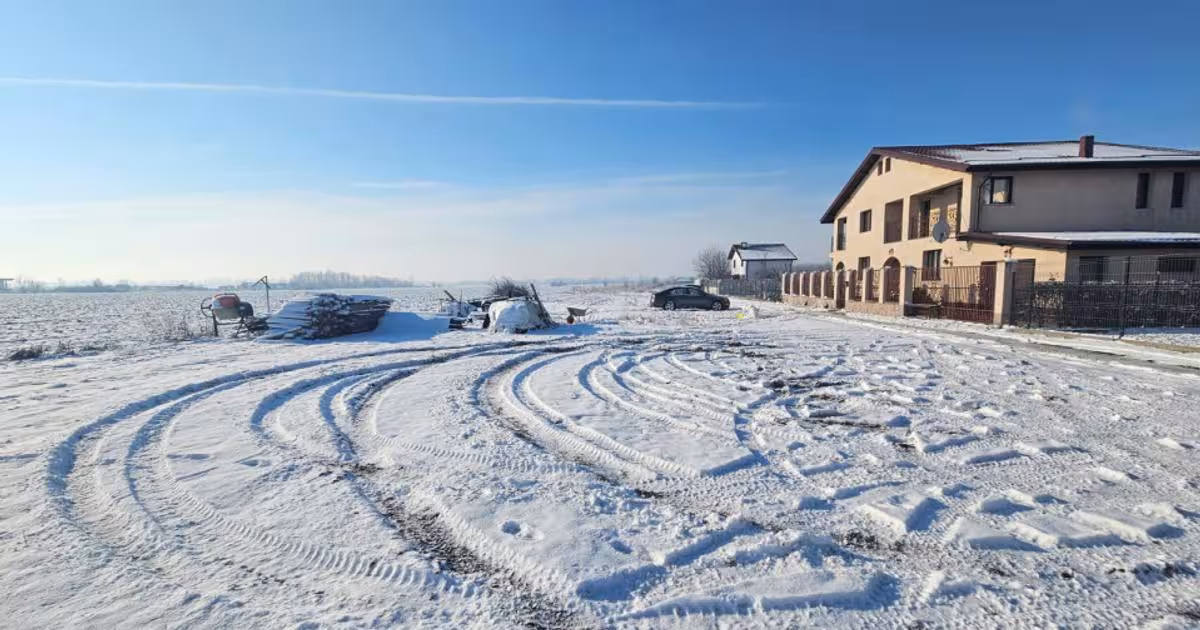 Teren Construcții extravilan de 9000 mp, în Joița