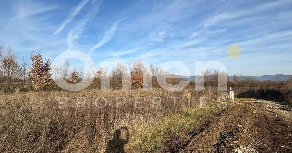 Teren Construcții intravilan de 860 mp, în Lăpușel