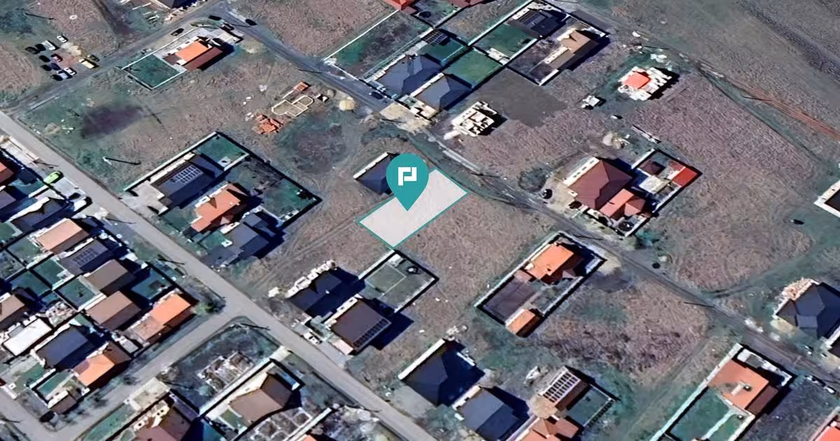 Teren Construcții intravilan de 600 mp, în Livada