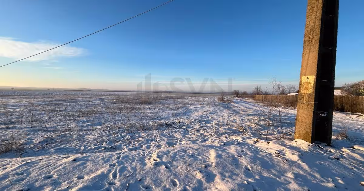 Teren Construcții intravilan de 1100 mp, în Merii