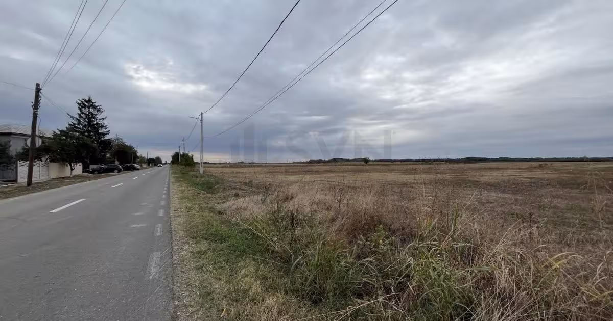 Teren Construcții intravilan de 1700 mp, în Merii