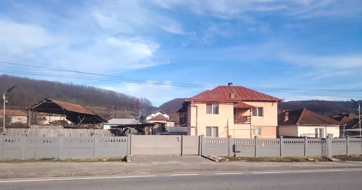 Teren Construcții intravilan de 834 mp, în Mihăești