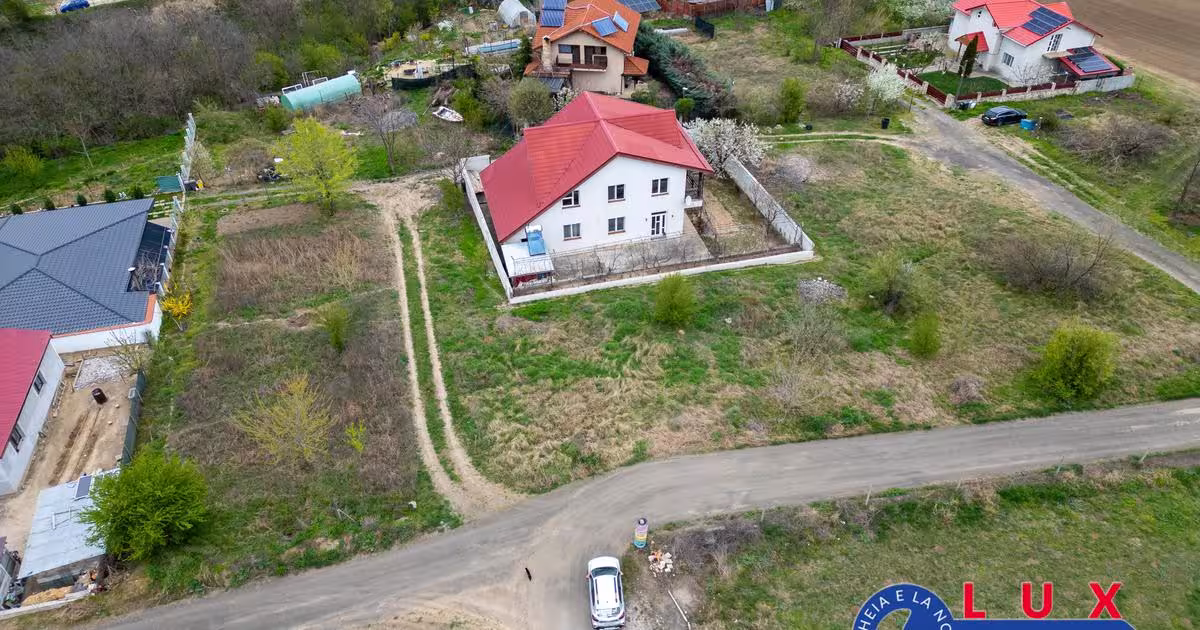 Teren Construcții intravilan de 500 mp, în Mineri