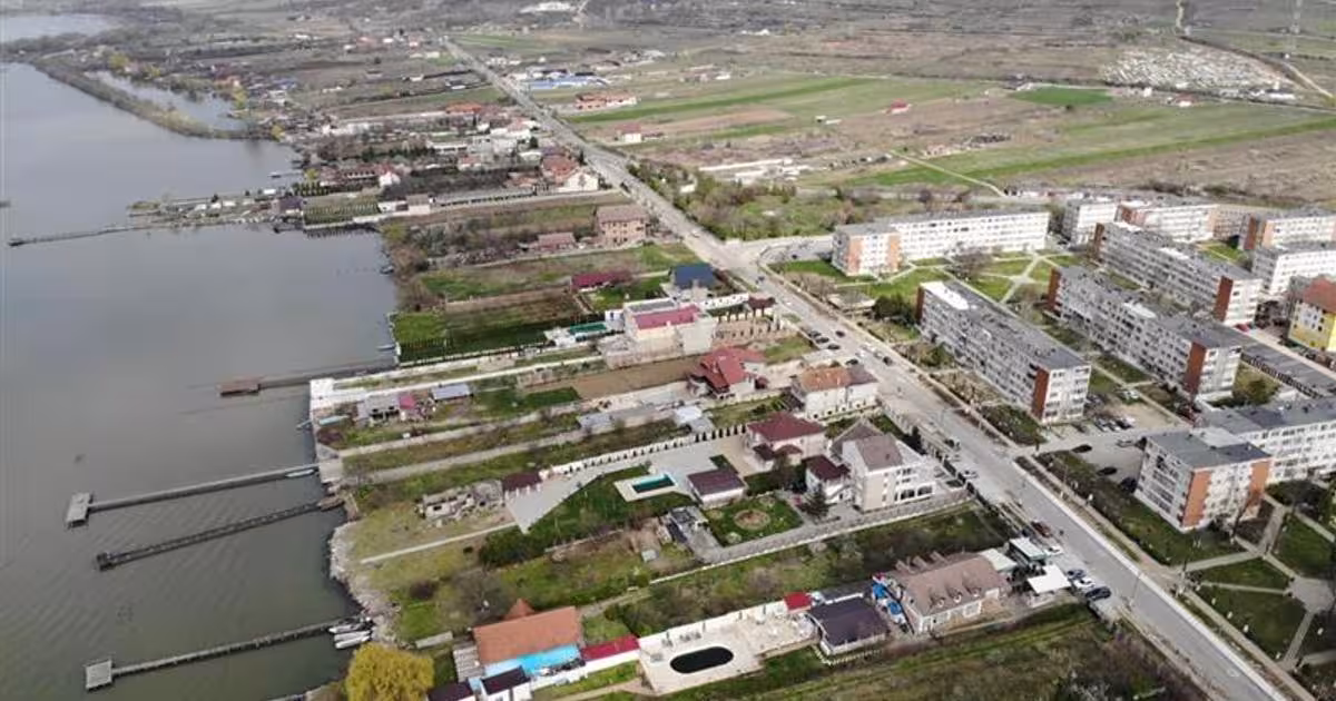 Teren Construcții intravilan de 1628 mp, în zona Sud-Vest, Moldova Nouă
