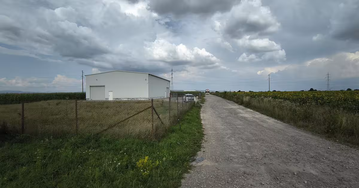 Teren Construcții intravilan de 6300 mp, în Ozun