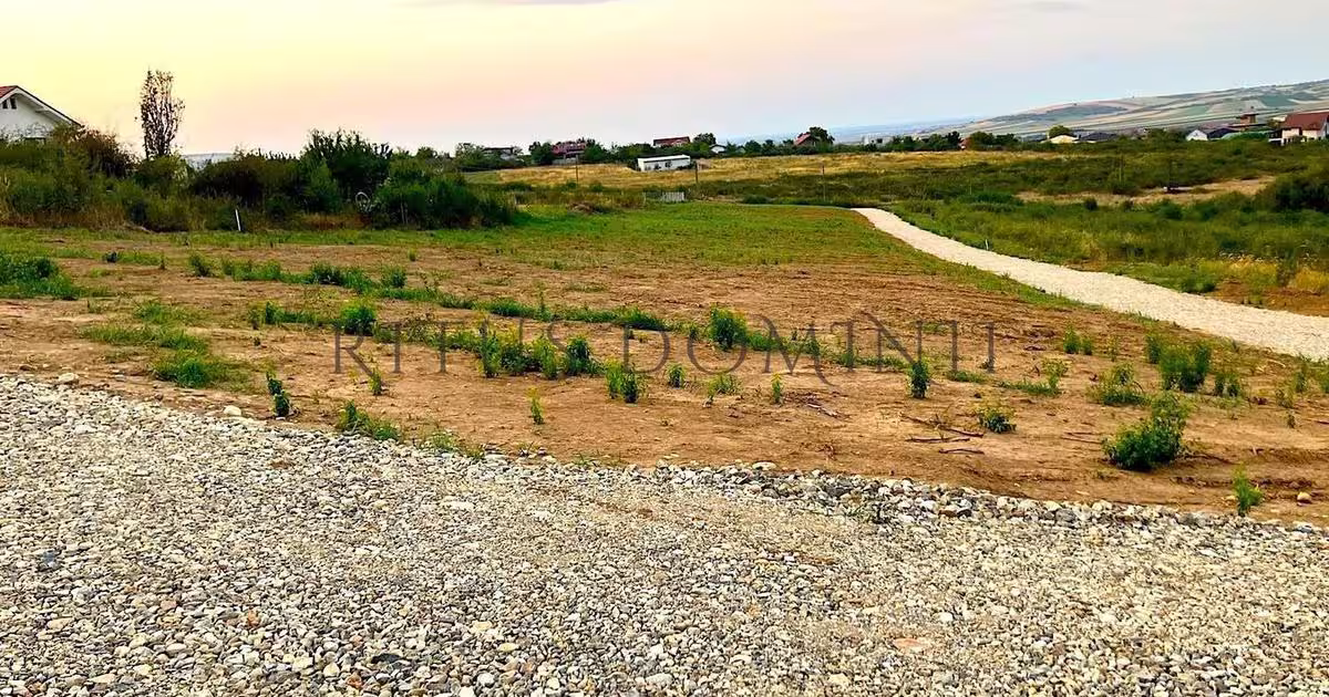 Teren Construcții intravilan de 600 mp, în Paleu