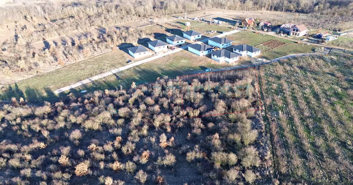 Teren Construcții intravilan de 757 mp, în Paleu