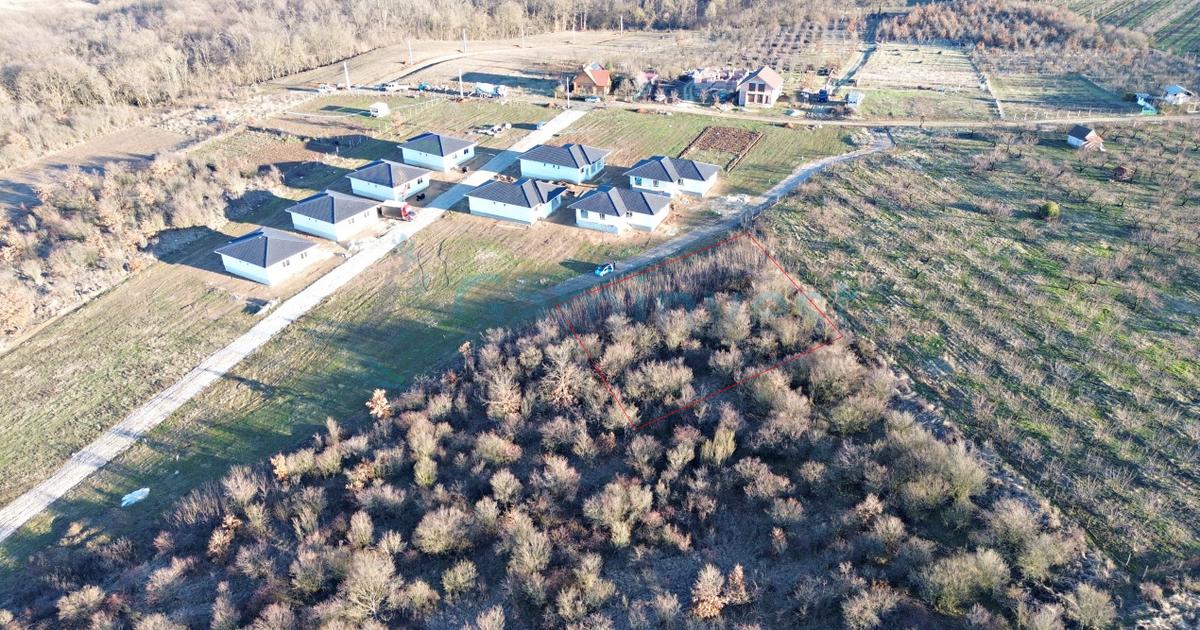 Teren Construcții intravilan de 757 mp, în Paleu