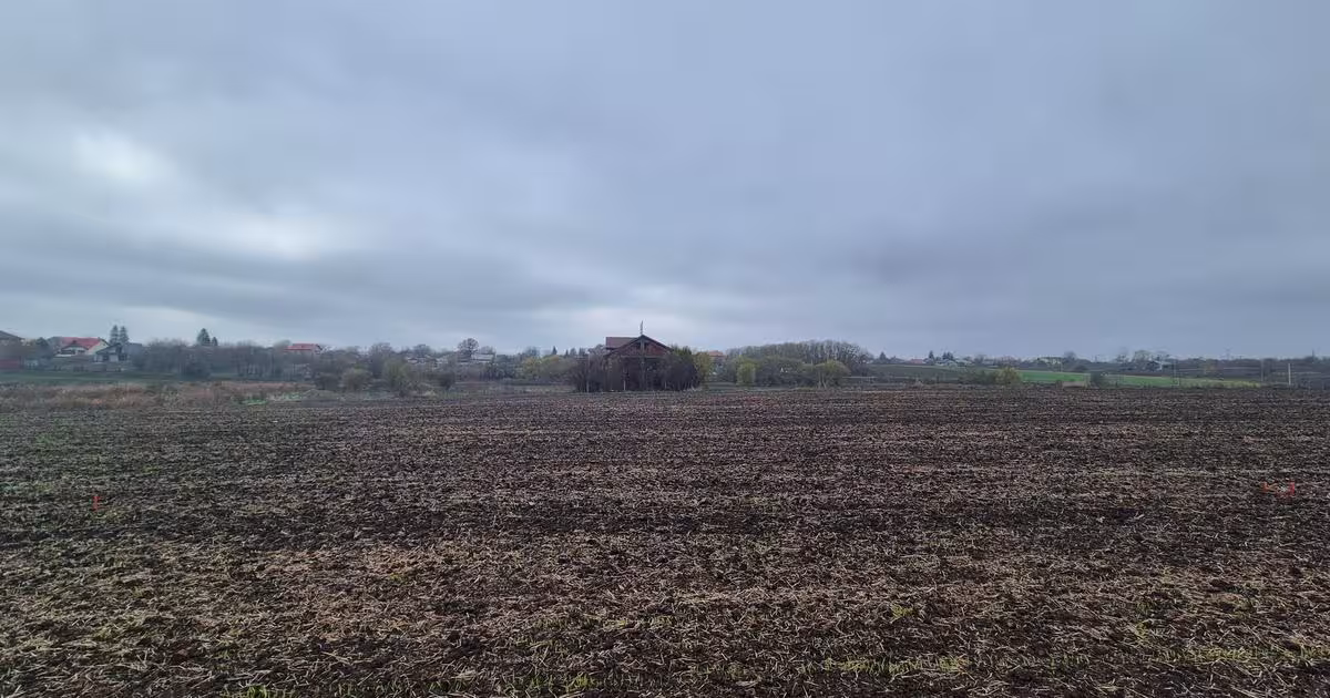 Teren Construcții intravilan de 1200 mp, în Pasărea
