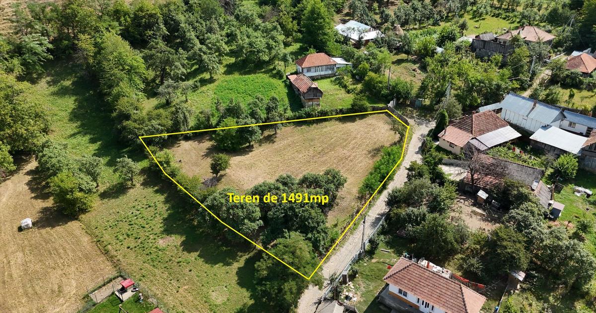 Teren Construcții intravilan de 1491 mp, în Plopu (Dărmănești)
