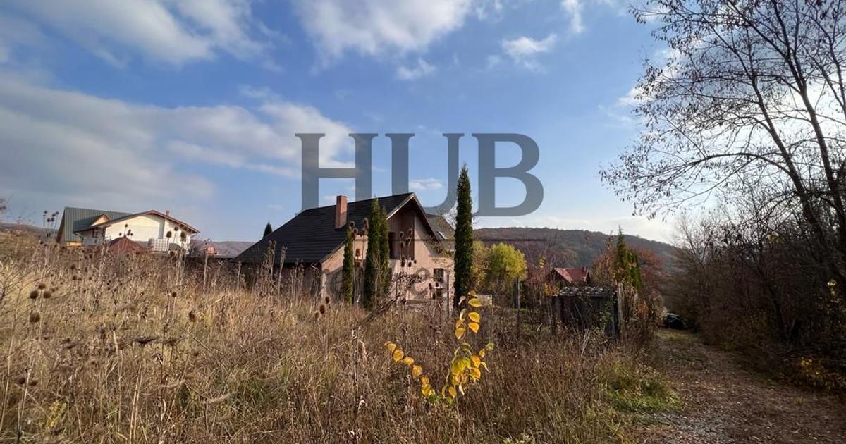 Teren Construcții extravilan de 1095 mp, în Podiș