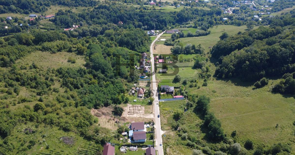 Teren Construcții intravilan de 9371 mp, în Podiș