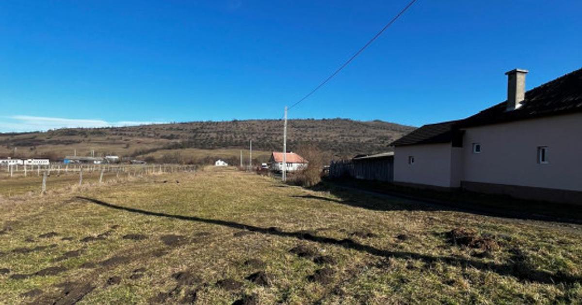 Teren Construcții intravilan de 2800 mp, în Ragla