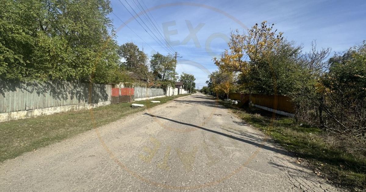 Teren Construcții intravilan de 5216 mp, în Rătești